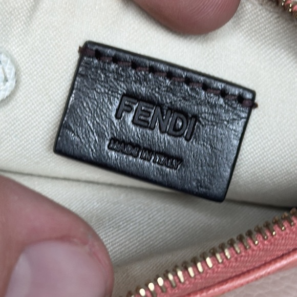 Fendi bi color crayons pocketed key coin wallet keychain in pink & white leather - Picture 10 of 13